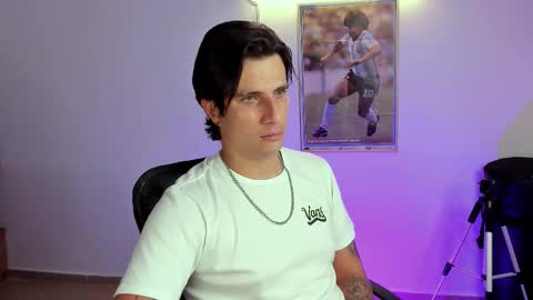 Snapshot of jayalvarrez_ chatting on 09-19-25, 01:29 Jay Alvarrez online show from 09-19-25, 01:29