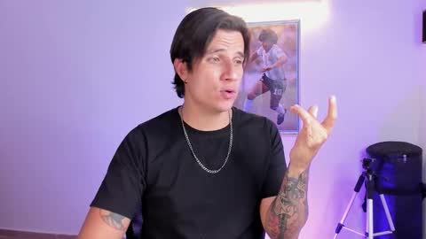 Snapshot of jayalvarrez_ chatting on 09-21-25, 07:37 Jay Alvarrez online show from 09-21-25, 07:37