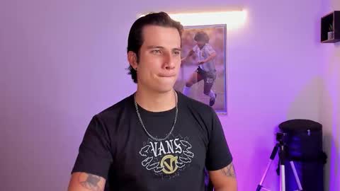 Snapshot of jayalvarrez_ chatting on 09-22-25, 06:54 Jay Alvarrez online show from 09-22-25, 06:54