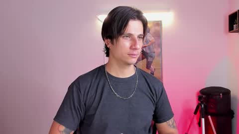 Snapshot of jayalvarrez_ chatting on 09-23-25, 06:44 Jay Alvarrez online show from 09-23-25, 06:44