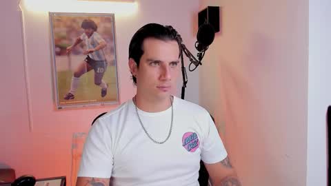 Snapshot of jayalvarrez_ chatting on 10-19-25, 06:41 Jay Alvarrez online show from 10-19-25, 06:41