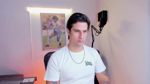 Snapshot of jayalvarrez_ chatting on 10-25-25, 10:15 Jay Alvarrez online show from 10-25-25, 10:15