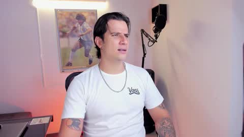 Snapshot of jayalvarrez_ chatting on 10-26-25, 08:04 Jay Alvarrez online show from 10-26-25, 08:04