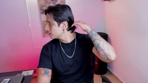 Snapshot of jayalvarrez_ chatting on 11-03-25, 04:19 Jay Alvarrez online show from 11-03-25, 04:19