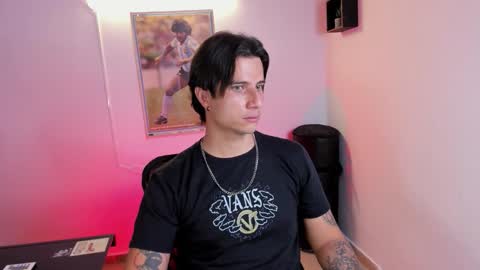 Snapshot of jayalvarrez_ chatting on 11-10-25, 08:30 Jay Alvarrez online show from 11-10-25, 08:30