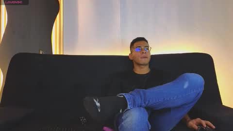 Jay online show from 11-11-25, 03:17