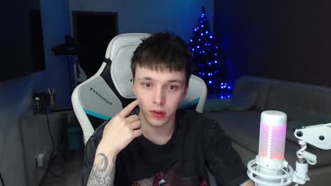 Snapshot of jayce_icestone chatting on 01-01-25, 12:11 Jayce online show from 01-01-25, 12:11