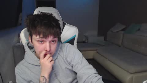 Snapshot of jayce_icestone chatting on 02-14-25, 06:19 Jayce online show from 02-14-25, 06:19