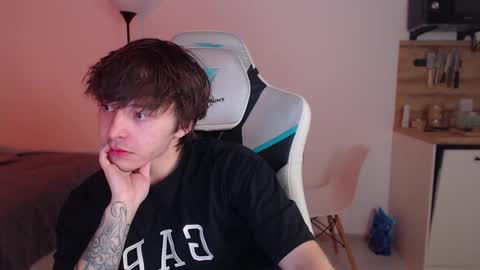 Snapshot of jayce_icestone chatting on 09-25-25, 01:20 Jayce online show from 09-25-25, 01:20