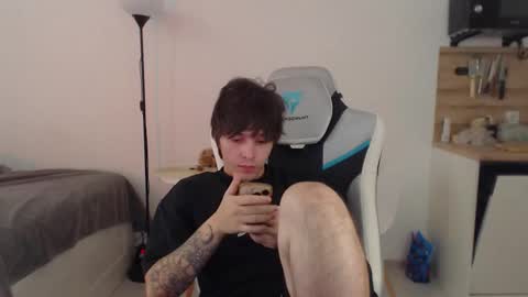 Snapshot of jayce_icestone chatting on 09-25-25, 01:26 Jayce online show from 09-25-25, 01:26