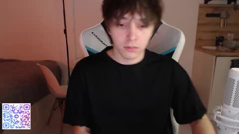 Snapshot of jayce_icestone chatting on 10-05-25, 05:33 Jayce online show from 10-05-25, 05:33