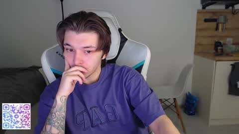 Snapshot of jayce_icestone chatting on 10-21-25, 08:37 Jayce online show from 10-21-25, 08:37