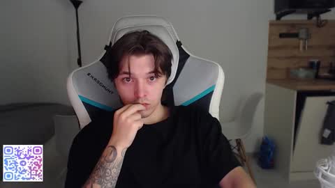 Snapshot of jayce_icestone chatting on 10-26-25, 06:47 Jayce online show from 10-26-25, 06:47