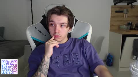 Snapshot of jayce_icestone chatting on 10-29-25, 02:08 Jayce online show from 10-29-25, 02:08