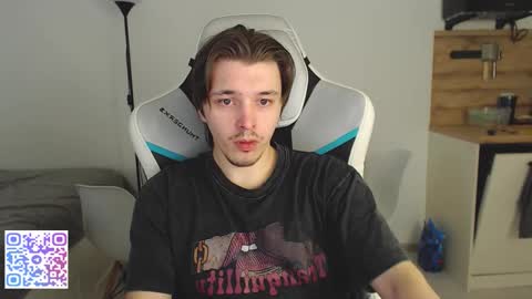 Snapshot of jayce_icestone chatting on 11-05-25, 09:42 Jayce online show from 11-05-25, 09:42