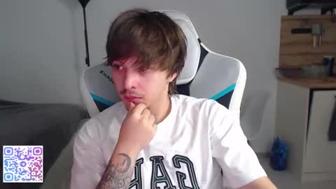 Snapshot of jayce_icestone chatting on 11-08-25, 09:31 Jayce online show from 11-08-25, 09:31