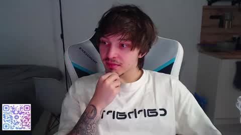 Snapshot of jayce_icestone chatting on 11-11-25, 12:27 Jayce online show from 11-11-25, 12:27