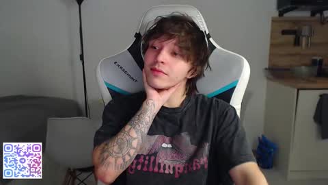 Snapshot of jayce_icestone chatting on 11-16-25, 12:38 Jayce online show from 11-16-25, 12:38