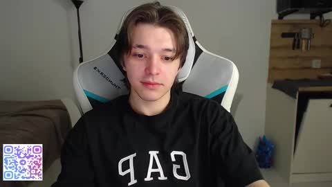 Snapshot of jayce_icestone chatting on 11-18-25, 07:07 Jayce online show from 11-18-25, 07:07