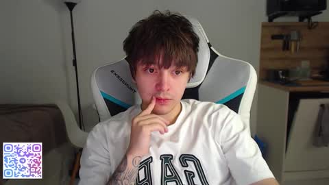 Snapshot of jayce_icestone chatting on 11-21-25, 10:08 Jayce online show from 11-21-25, 10:08