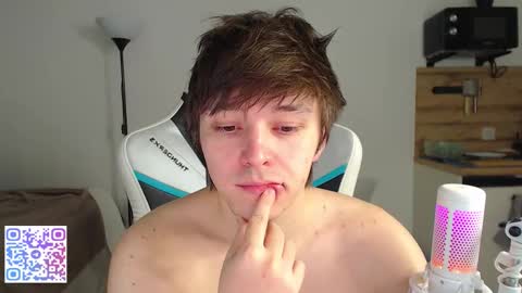 Snapshot of jayce_icestone chatting on 12-15-25, 02:49 Jayce online show from 12-15-25, 02:49