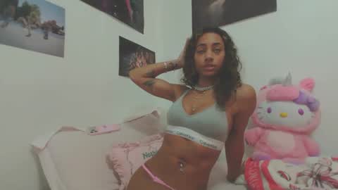 Snapshot of jayceejoness chatting on 02-25-26, 03:27 Jaycee online show from 02-25-26, 03:27