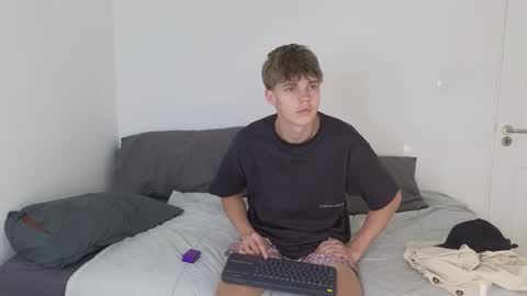 Snapshot of jaycex_69 chatting on 02-07-26, 02:54 THE HOUSE online show from 02-07-26, 02:54