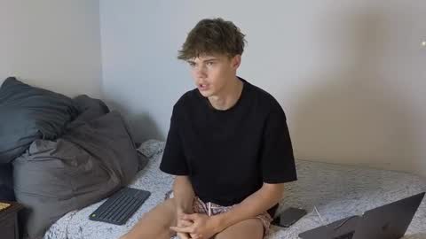 Snapshot of jaycex_69 chatting on 02-26-26, 05:34 THE HOUSE online show from 02-26-26, 05:34