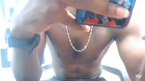 Snapshot of jaycolinss chatting on 04-25-26, 02:14 jaycollins online show from 04-25-26, 02:14