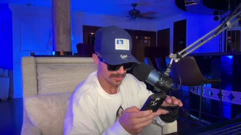 Snapshot of jayromeroxxx chatting on 05-09-26, 03:23 Jay Romero XXX online show from 05-09-26, 03:23
