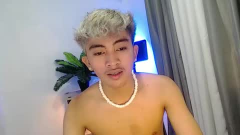 jaysee_hugecox online show from 04-17-26, 04:26