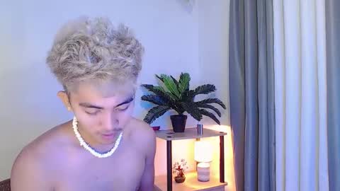 jaysee_hugecox online show from 04-23-26, 09:08