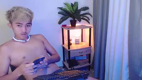 jaysee_hugecox online show from 05-03-26, 02:17