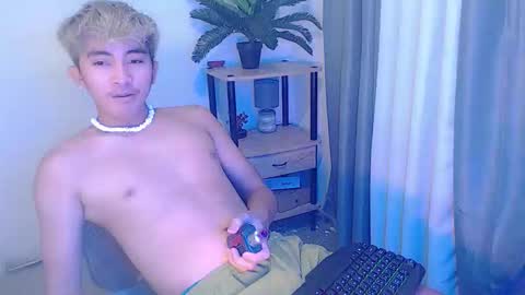 jaysee_hugecox online show from 05-07-26, 07:03