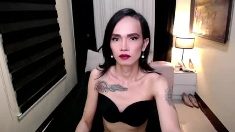 Anne Fox online show from 04-21-26, 01:42