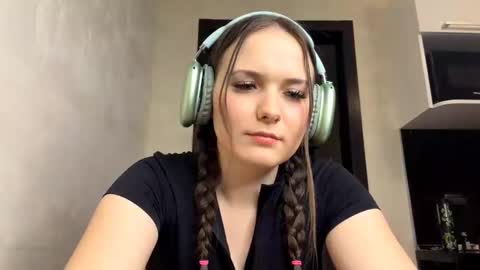 Snapshot of jaytagge chatting on 03-18-26, 05:38 Aurora online show from 03-18-26, 05:38