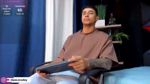 jaze_bradley online show from 11-17-25, 11:27