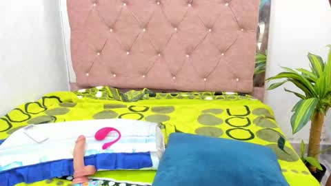 Snapshot of jazmin040_ chatting on 01-09-26, 11:57 jazmin040_ online show from 01-09-26, 11:57