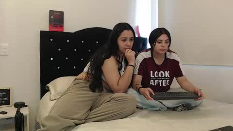 Jazmin and Scarlett online show from 02-14-25, 07:12