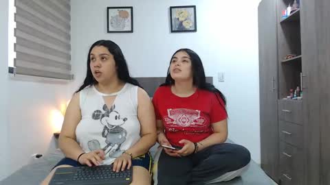 Jazmin and Scarlett online show from 04-23-26, 11:20