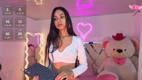 Jazmin  online show from 10-12-25, 11:42