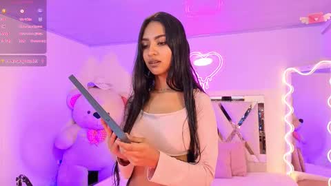 Jazmin  online show from 10-18-25, 11:44