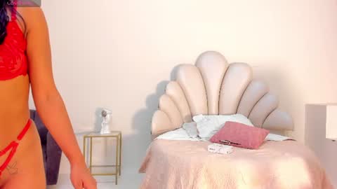 Jazminrusso  online show from 07-16-26, 06:30