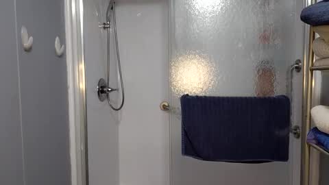 J Nicole online show from 04-14-26, 04:07