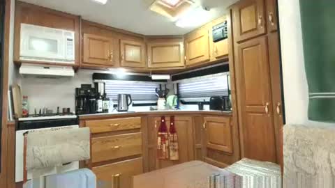 JCcurves online show from 12-25-24, 11:10