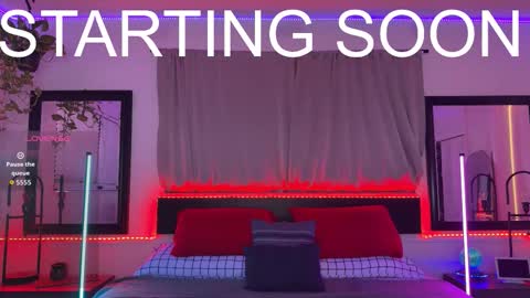 Snapshot of jcmax305 chatting on 12-19-25, 11:39 JcMax305 online show from 12-19-25, 11:39