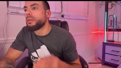 Snapshot of jcmax305 chatting on 01-16-26, 05:55 JcMax305 online show from 01-16-26, 05:55