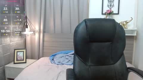 jdwhite18 online show from 05-27-26, 08:11