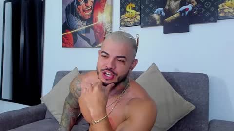 Jean  axelcrow       Modelo Independiente online show from 03-10-25, 03:23