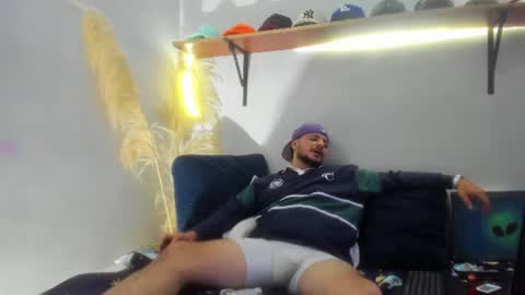 Snapshot of jeann_alex chatting on 06-14-26, 01:14 Jean alex online show from 06-14-26, 01:14